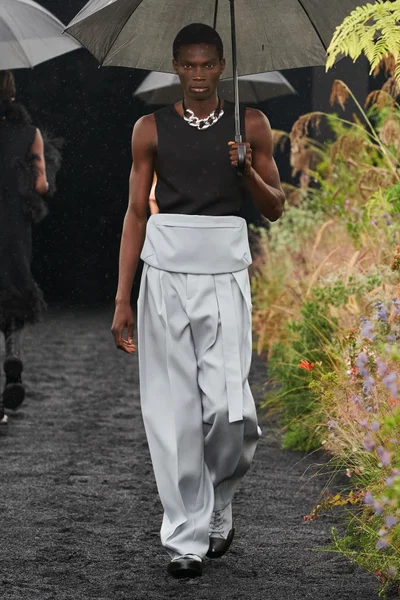 Look 37